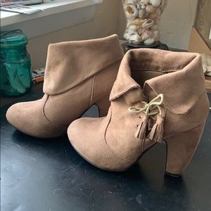 Justfab light brown faux suede booties